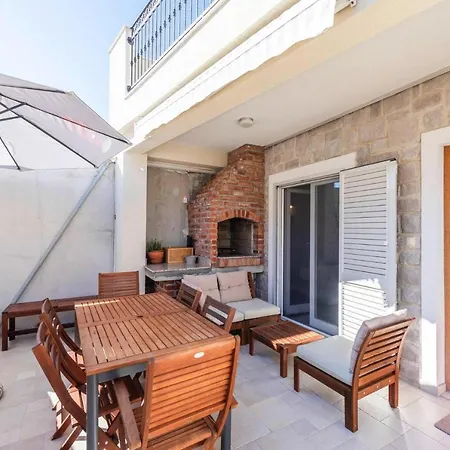 Stone House In Near The Sea בית נופש