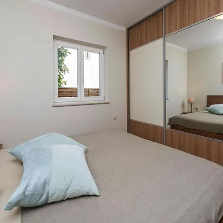 Stone House In Near The Sea Petrcane