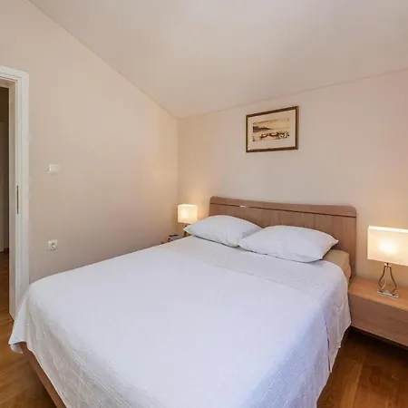 Casa de Férias Stone House In Near The Sea Petrcane